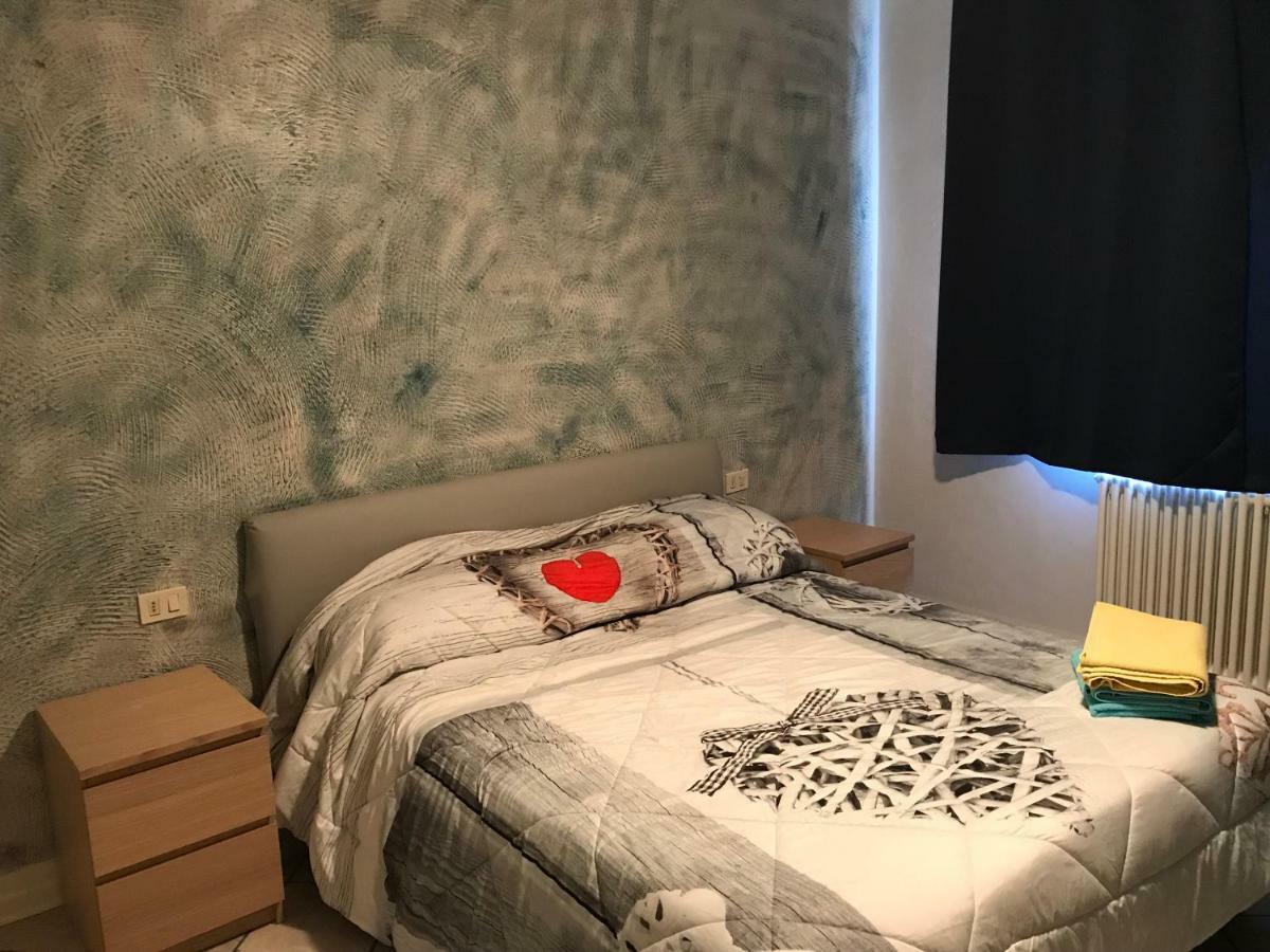 Apartamento Grazioso Bilocale Metro/Centro Brescia Exterior foto